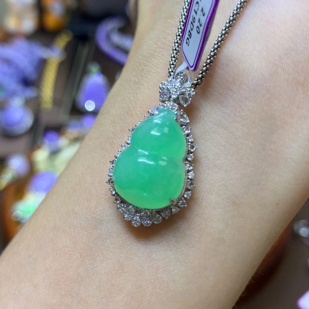 【闪购商品】翡翠颈饰18K金镶嵌翡翠