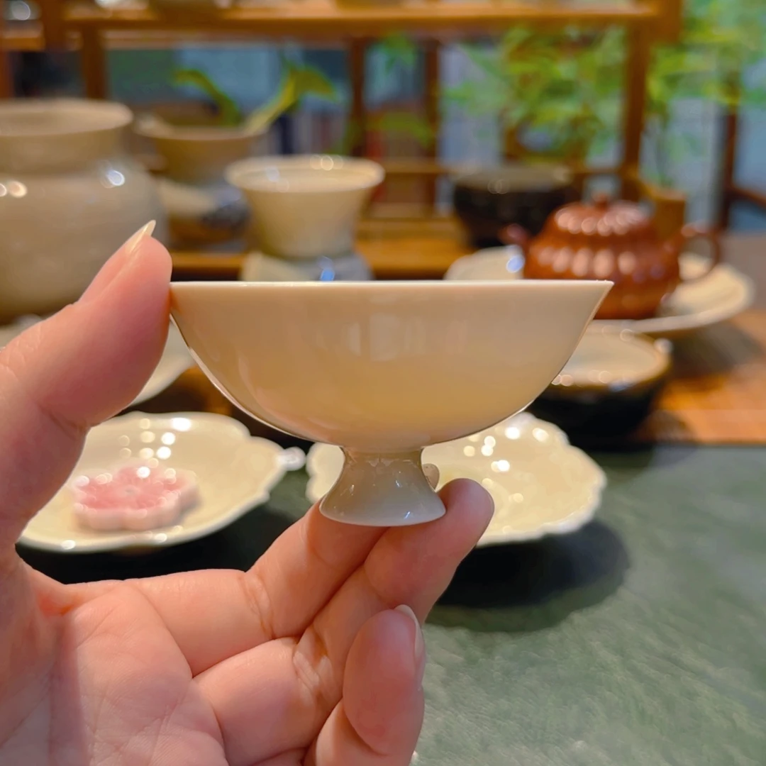 仿古高足杯 薄胎 内刻萱草纹 60cc