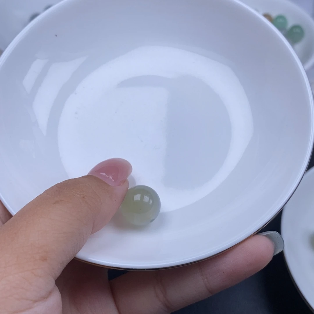 颖***儿翡翠未镶嵌颈饰天然翡翠