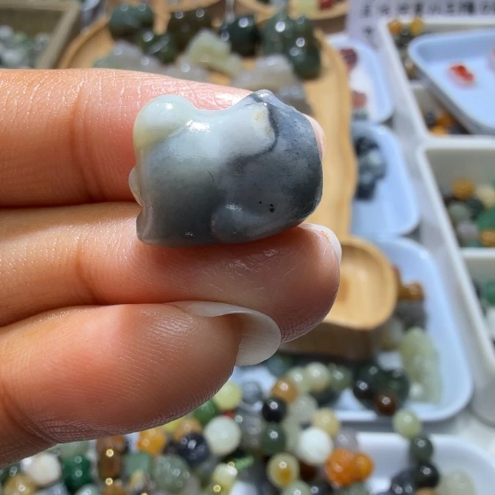 和田玉未镶嵌珠宝奇石