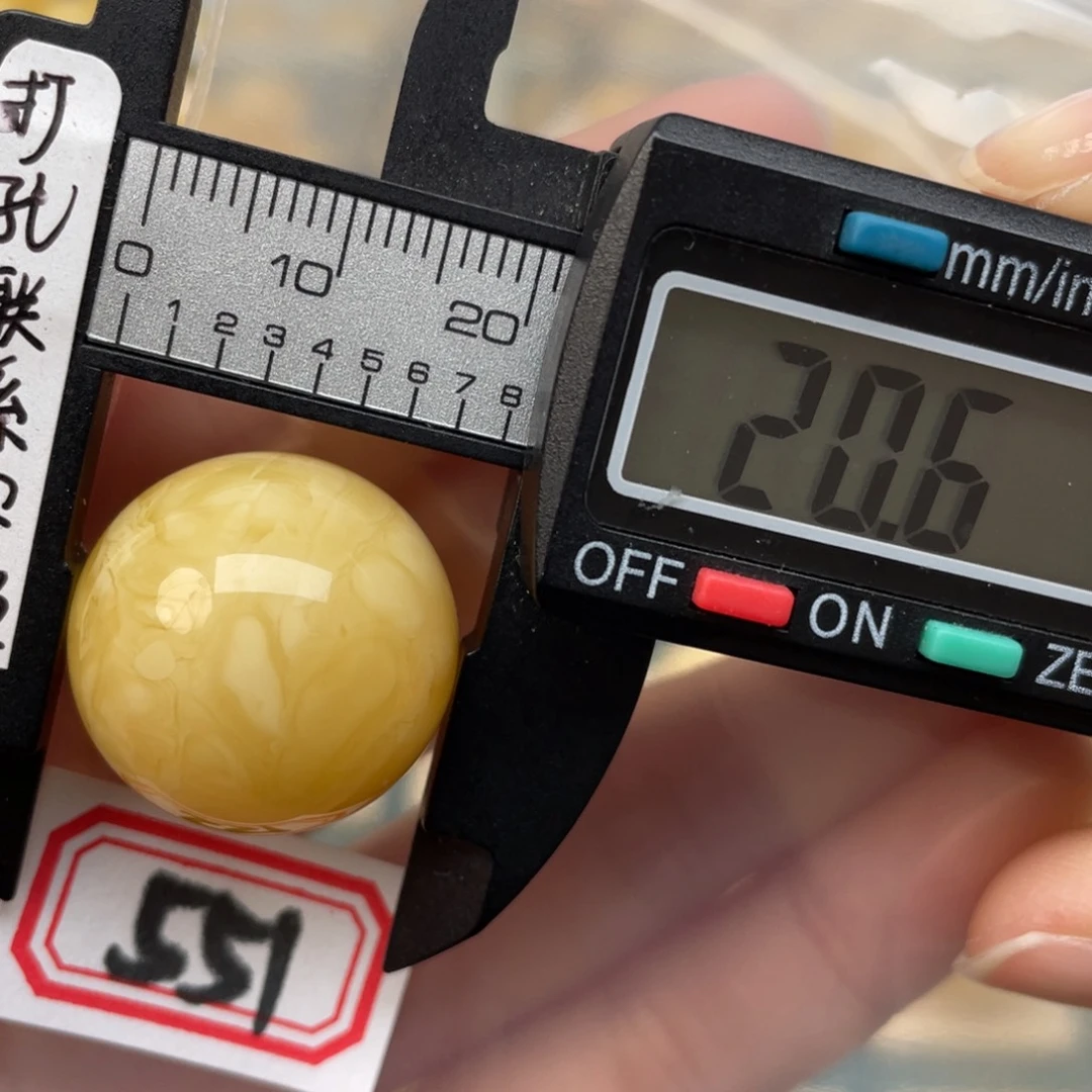 蜜蜡裸石未镶嵌蜜蜡