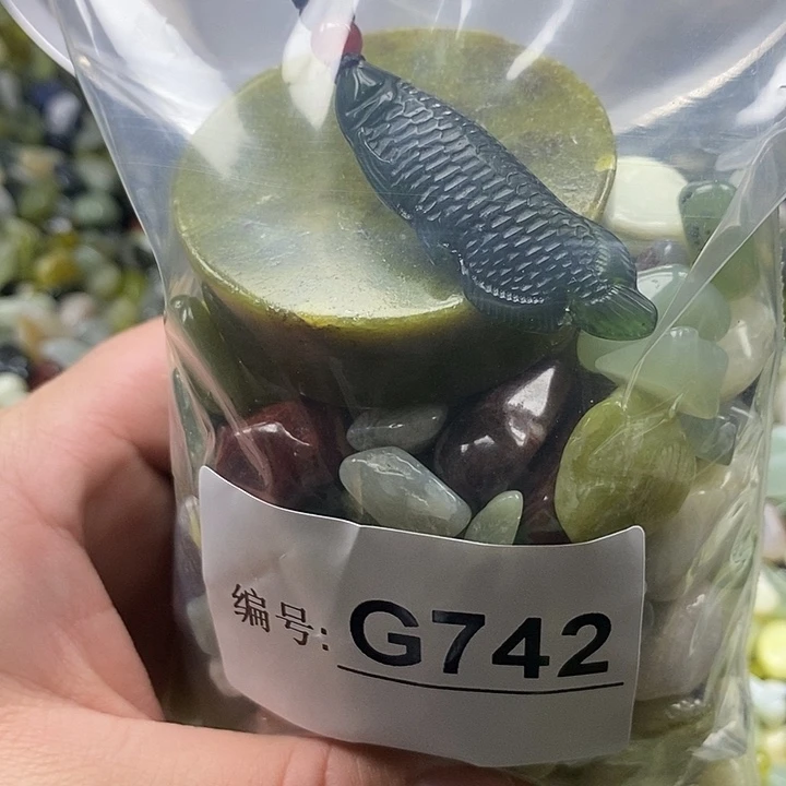 岫玉鱼缸石未镶嵌
