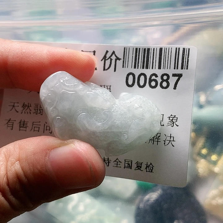 翡翠未镶嵌颈饰000000687