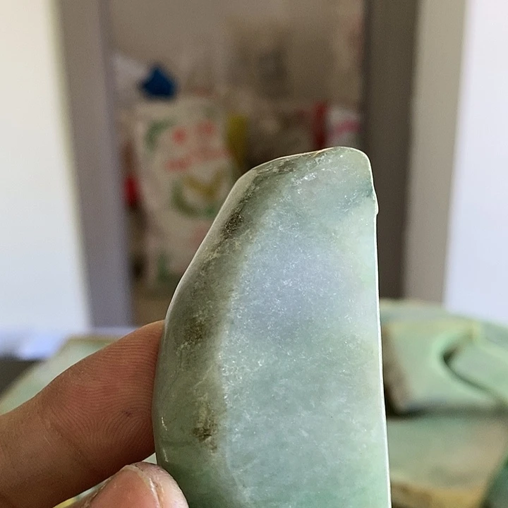 翡翠未镶嵌颈饰我