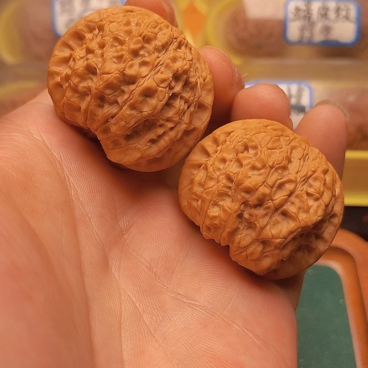 文玩核桃把件40血麒麟