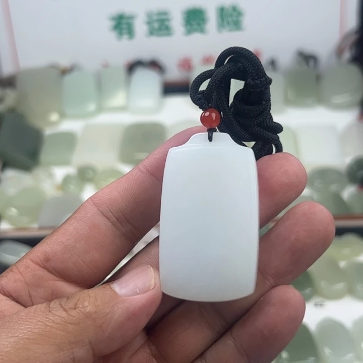我***得颈饰未镶嵌和田玉