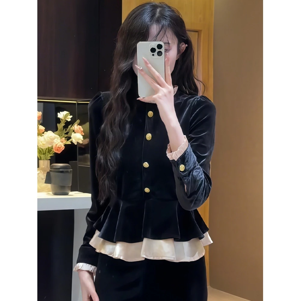 2025年秋冬穿搭新款法式复古小香风圆领长袖衬衫女黑色金丝绒上衣