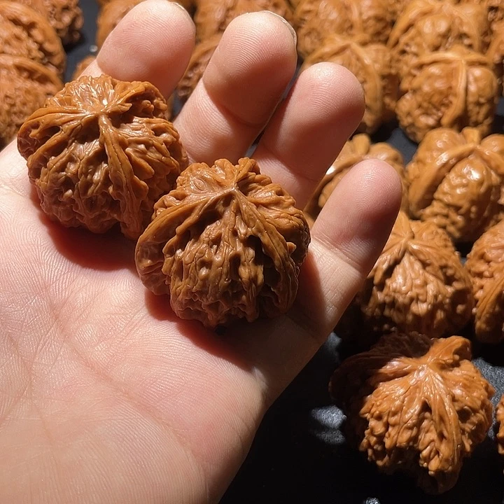 ****^文玩核桃吊坠亲亲亲亲