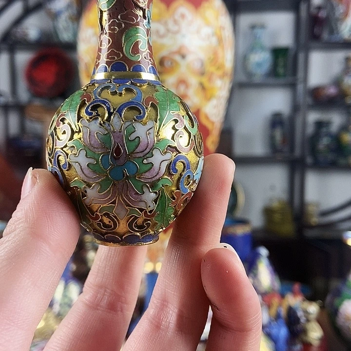 国****铜景泰蓝天球瓶一个