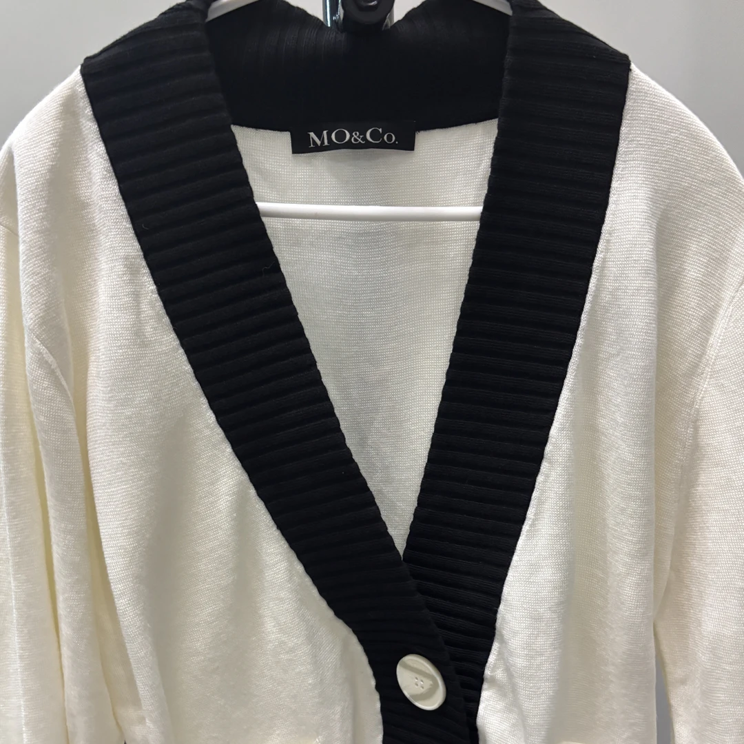 moco V领100%绵羊毛针织开衫