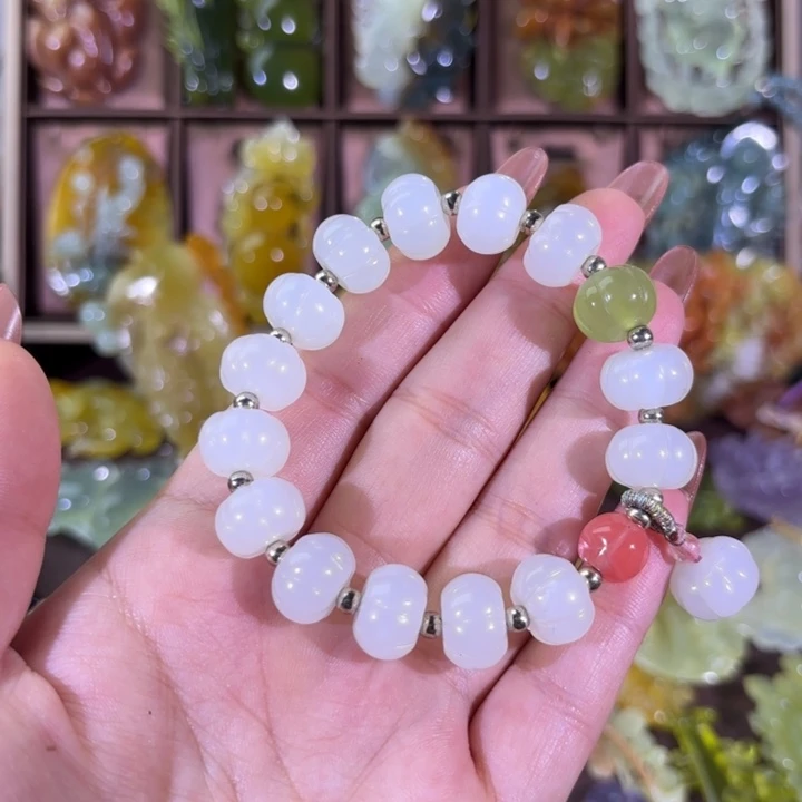 未镶嵌蛇纹石玉颈饰