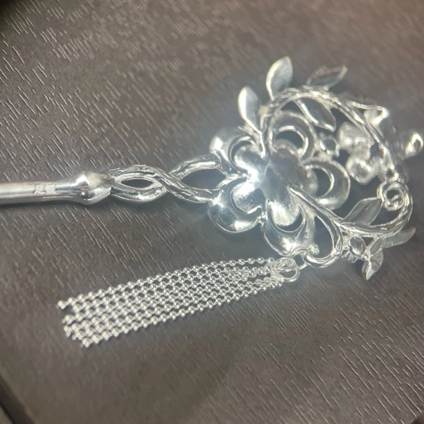 足银银制品 148号足银990 梅花花开富贵 送礼物 约15克