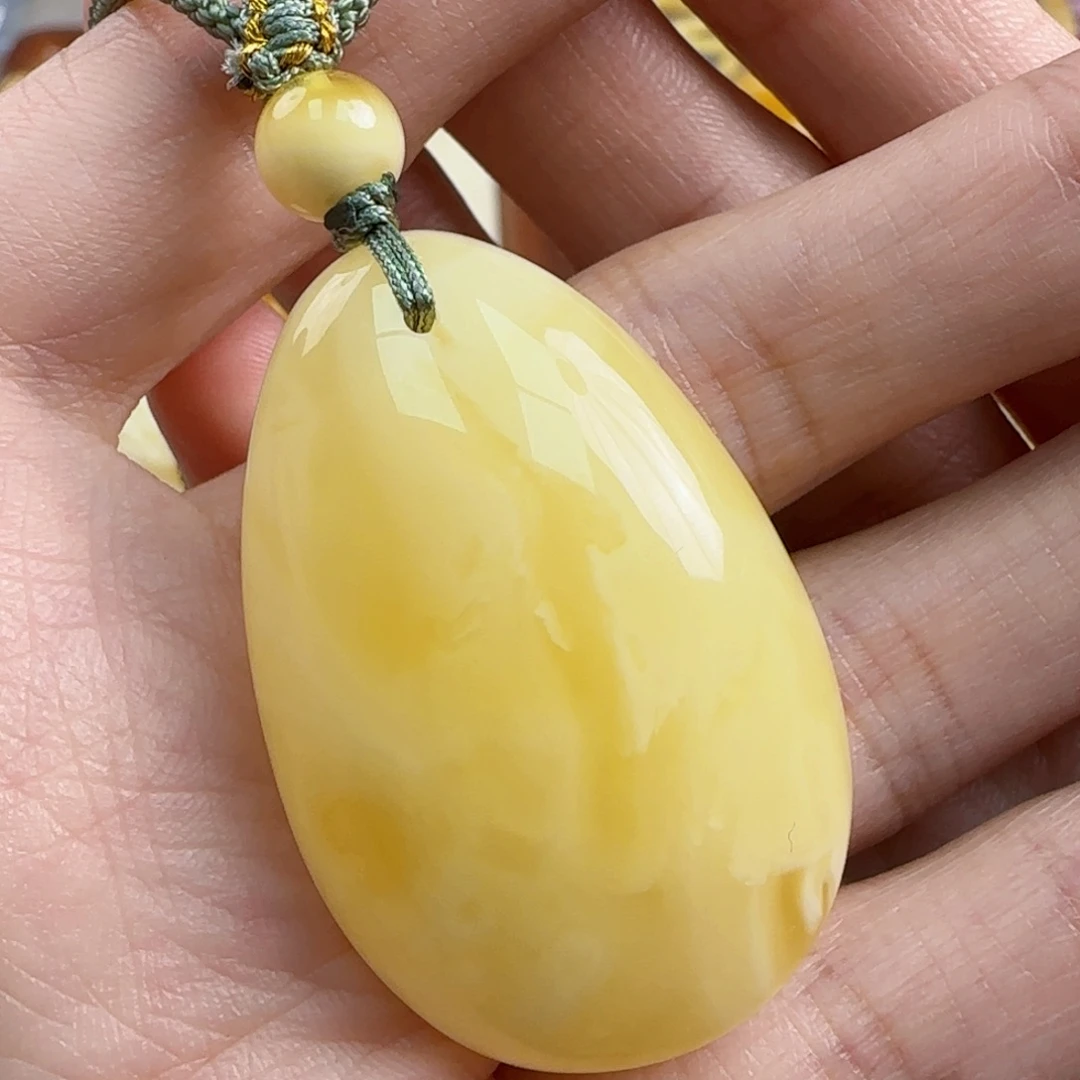 蜜蜡未镶嵌珠宝奇石