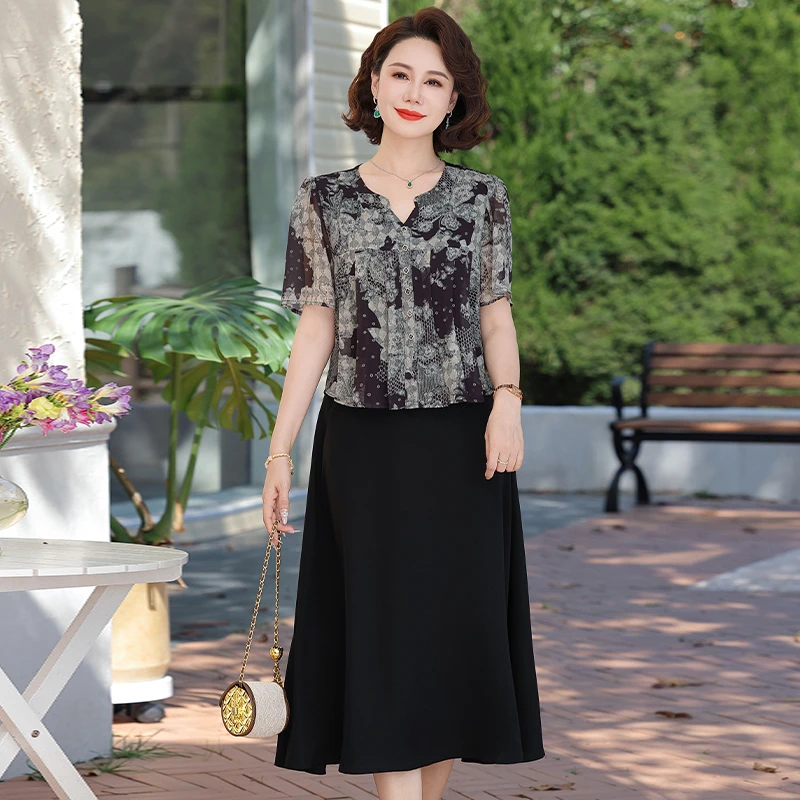 妈妈夏装时尚洋气连衣裙2025新款中老年女士高端大气收腰雪纺裙子