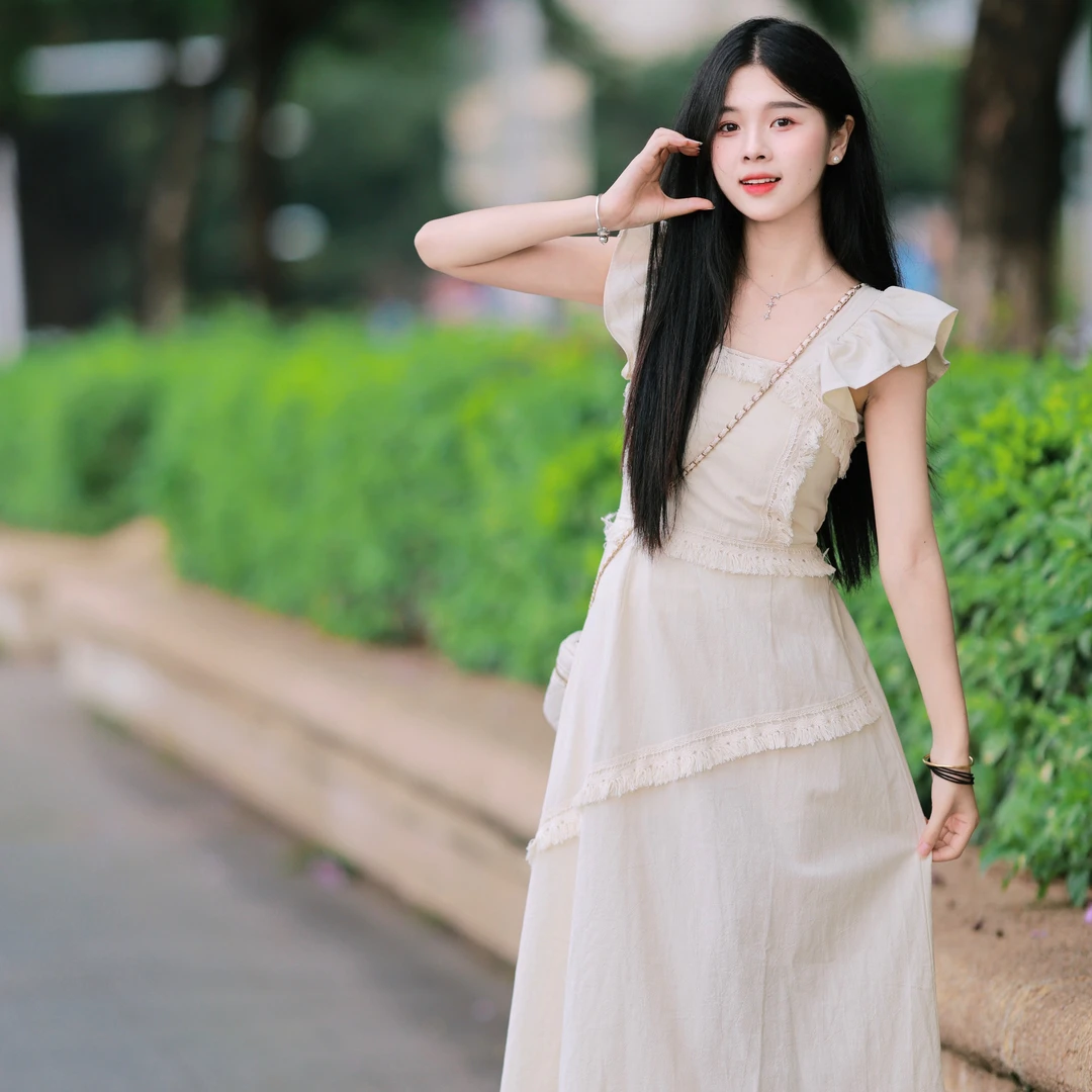 小文【杏仁露】夏季新款飞飞袖中长款收腰连衣裙气质显瘦温柔风甜美