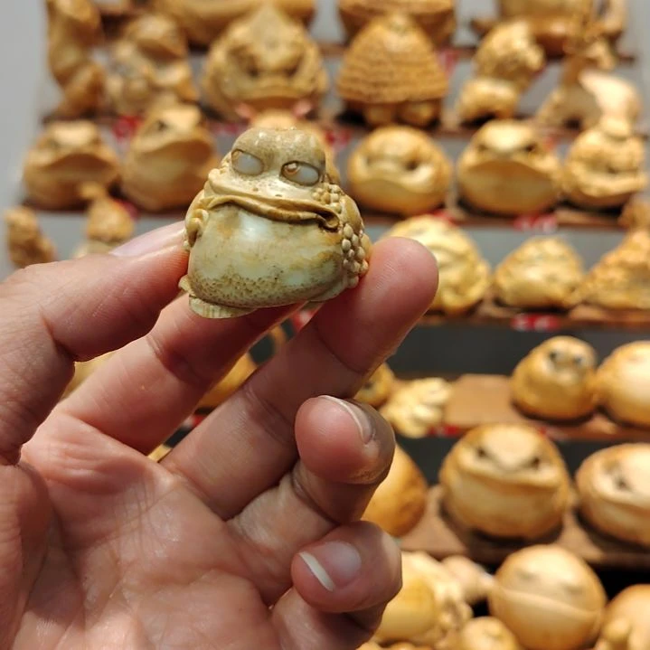 鼠***妹竹竹根雕三足金蟾