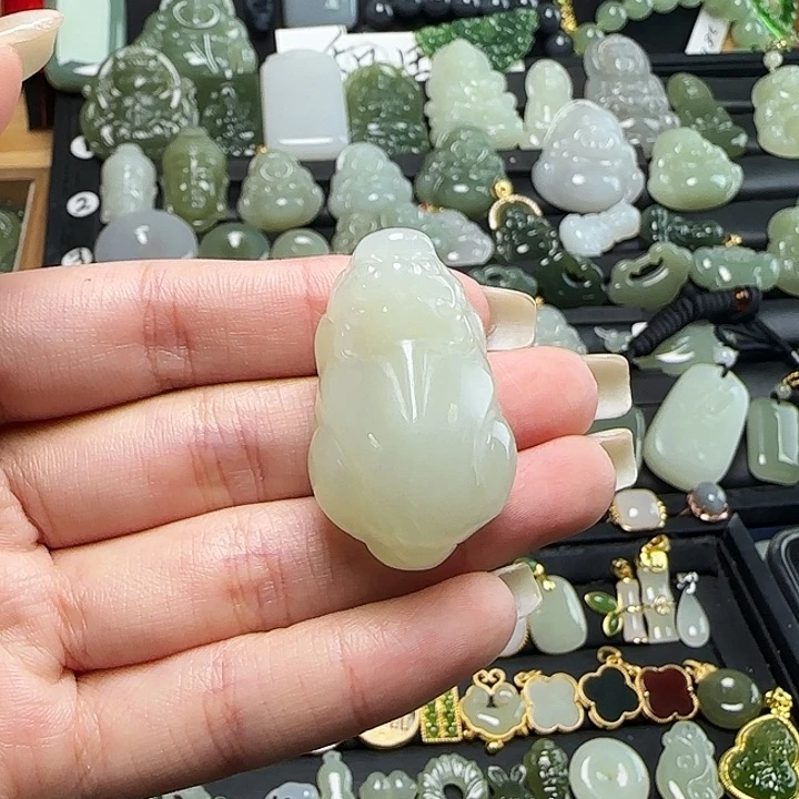 颈饰未镶嵌和田玉