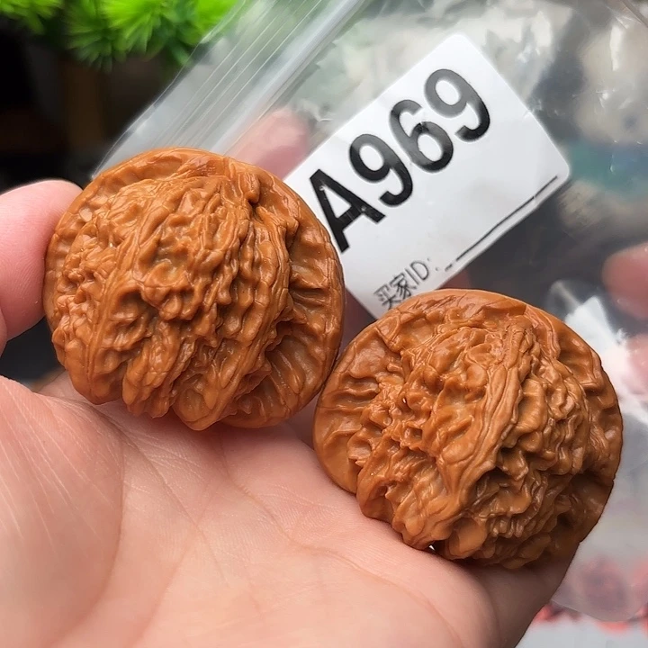 桃核把件核桃白狮子45