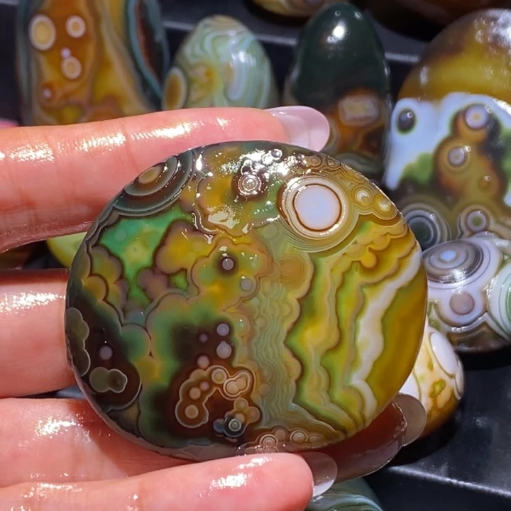 玛瑙/玉髓未镶嵌珠宝奇石180