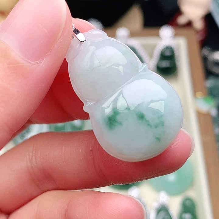 颈饰未镶嵌翡翠吊坠