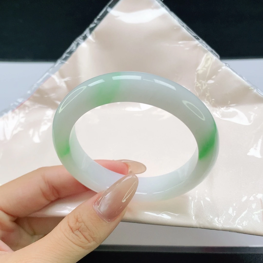 翡翠未镶嵌手镯5915