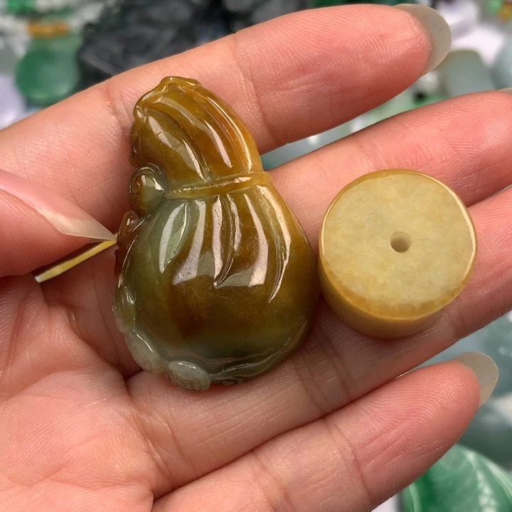 6***6翡翠未镶嵌颈饰翡翠