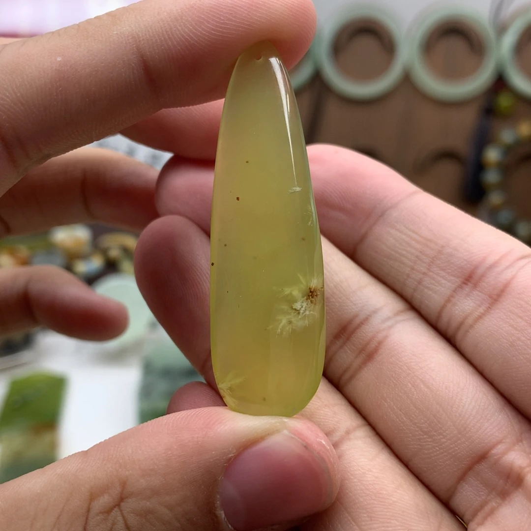 岫玉未镶嵌吊坠(不含链)