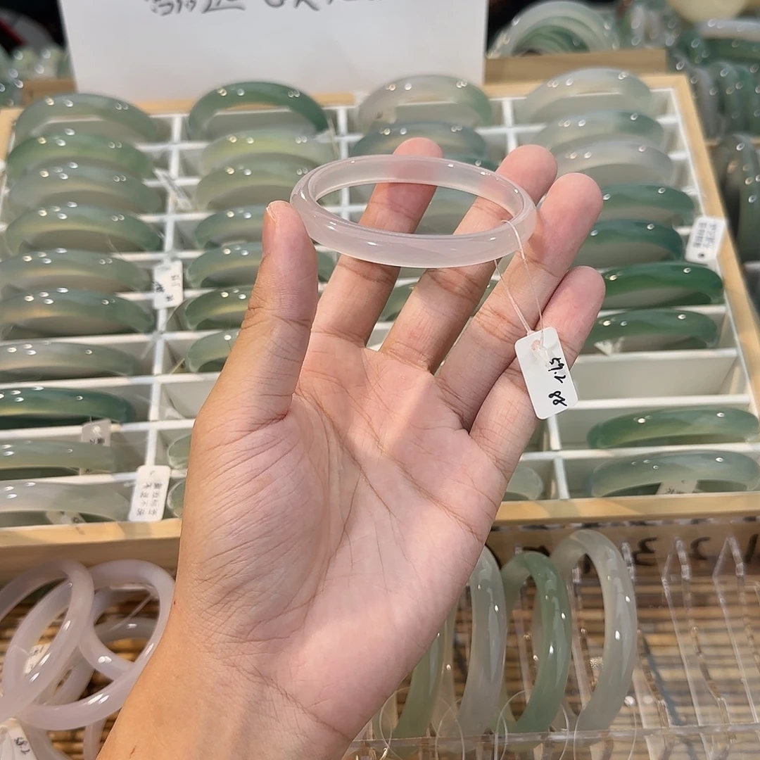 玛瑙/玉髓未镶嵌手镯圈口59.2