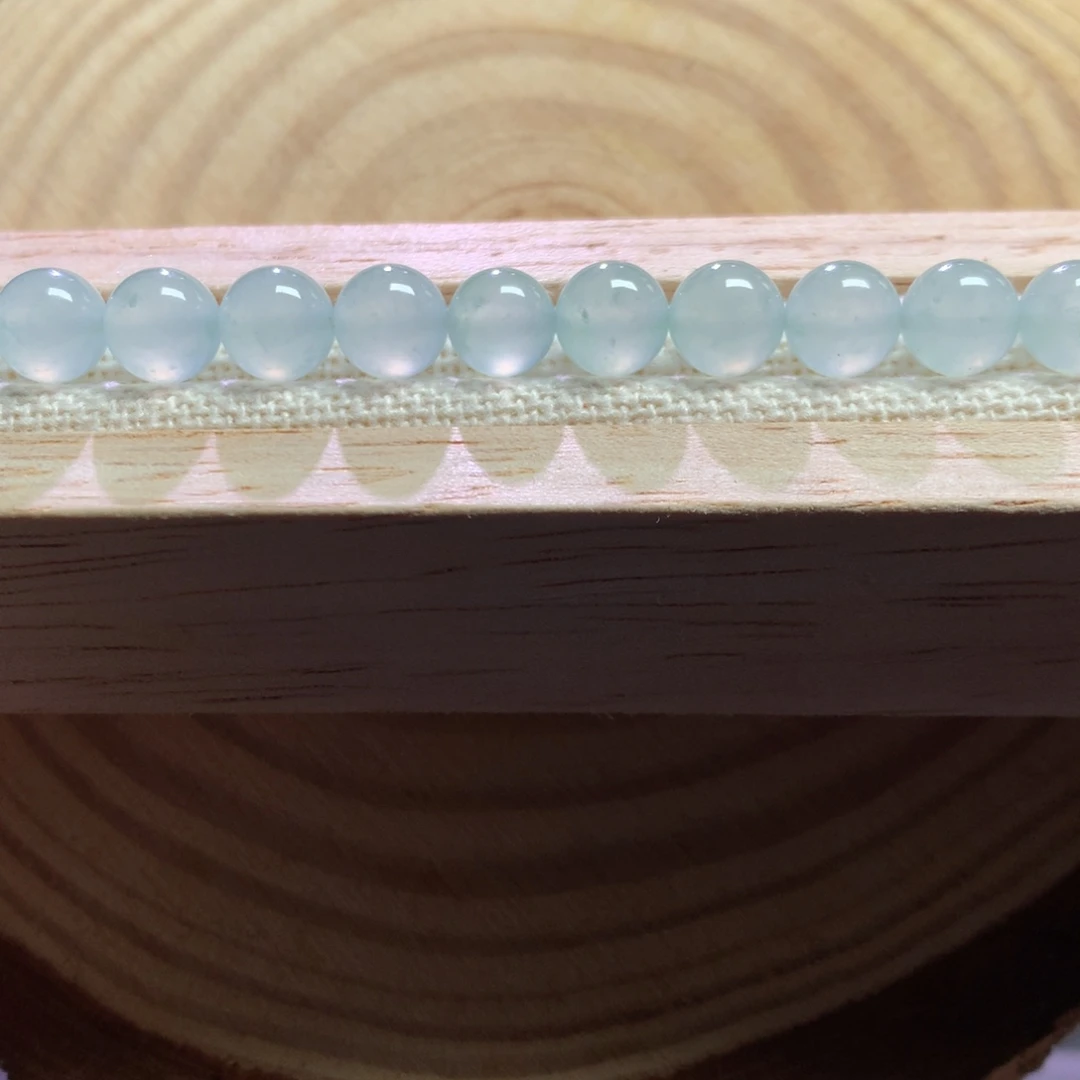 翡翠未镶嵌手链薄荷绿6.8-8.1mm一颗