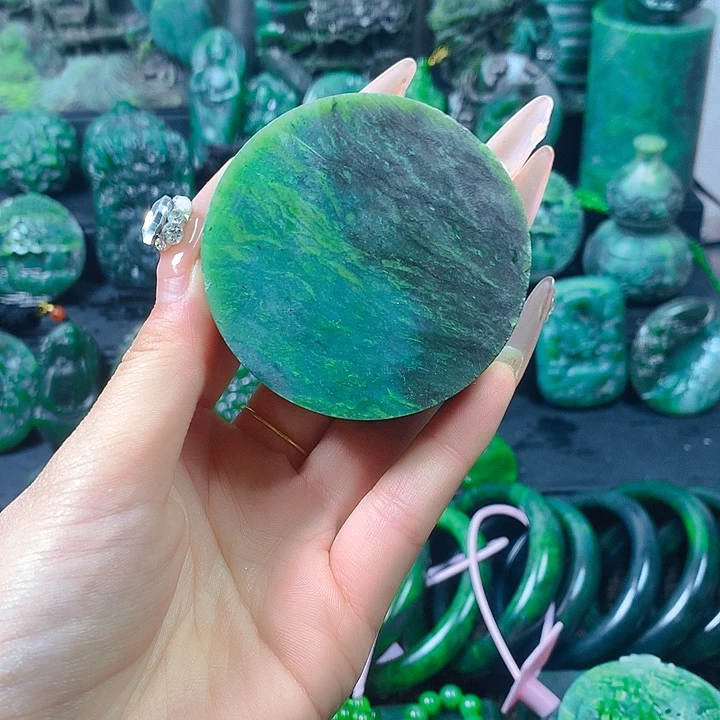 啊***哈和田玉（碧玉）未镶嵌珠宝半成品