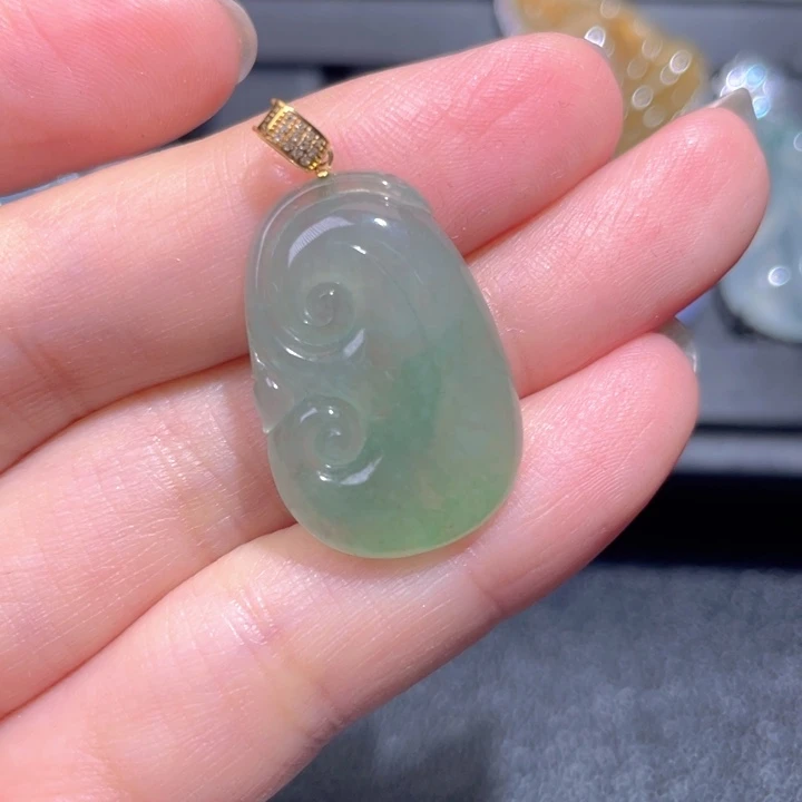 颈饰18K金镶嵌翡翠翡翠