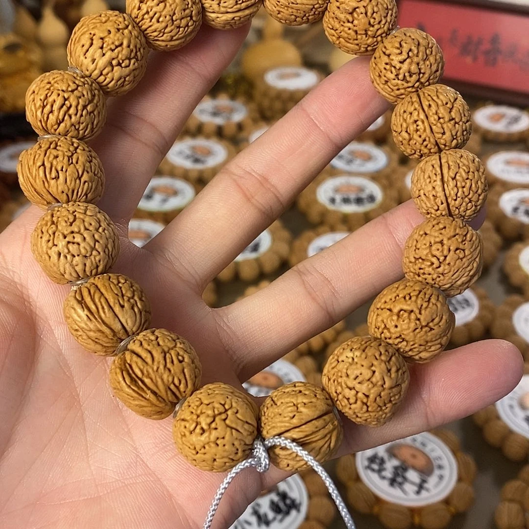 蚂蚁纹大手持凤尾