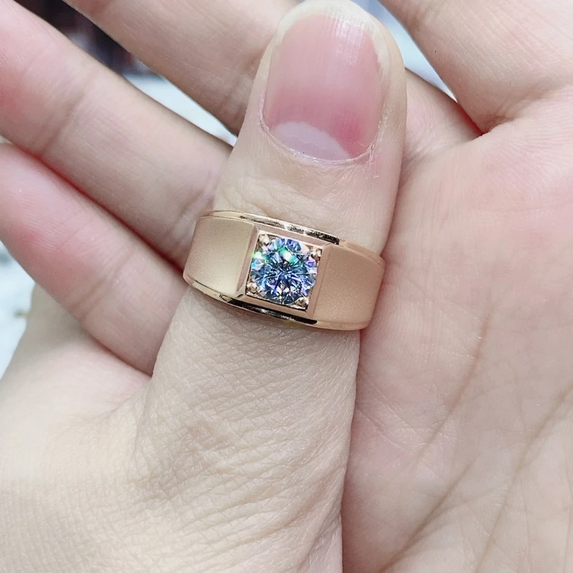 【闪购商品】合成碳硅石戒指/指环18K金镶嵌不*