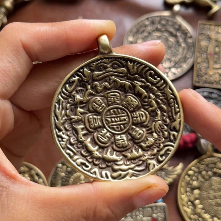 琉璃颈饰小***?喜欢的朋友