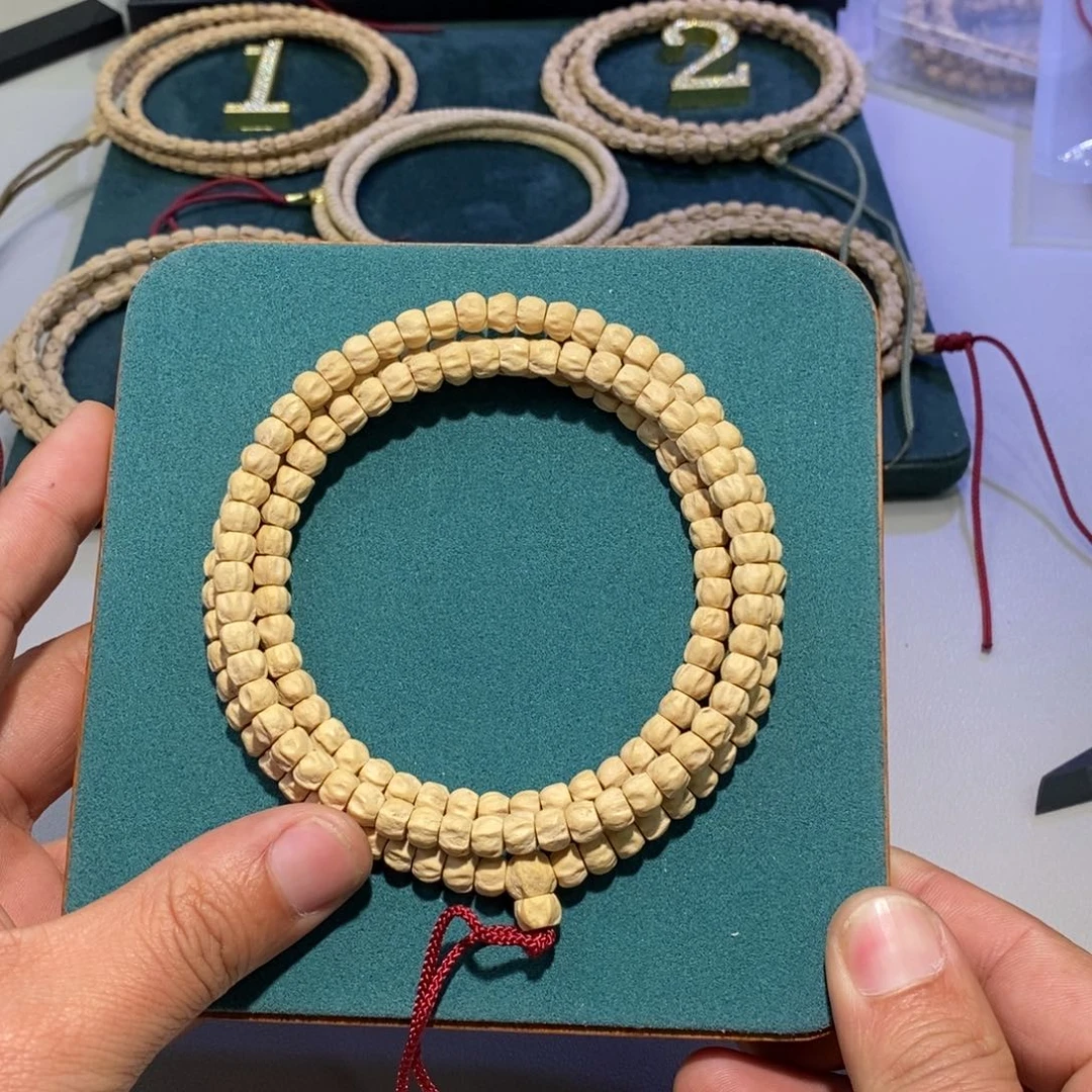 柏香籽/百香籽吊坠随*。多棱