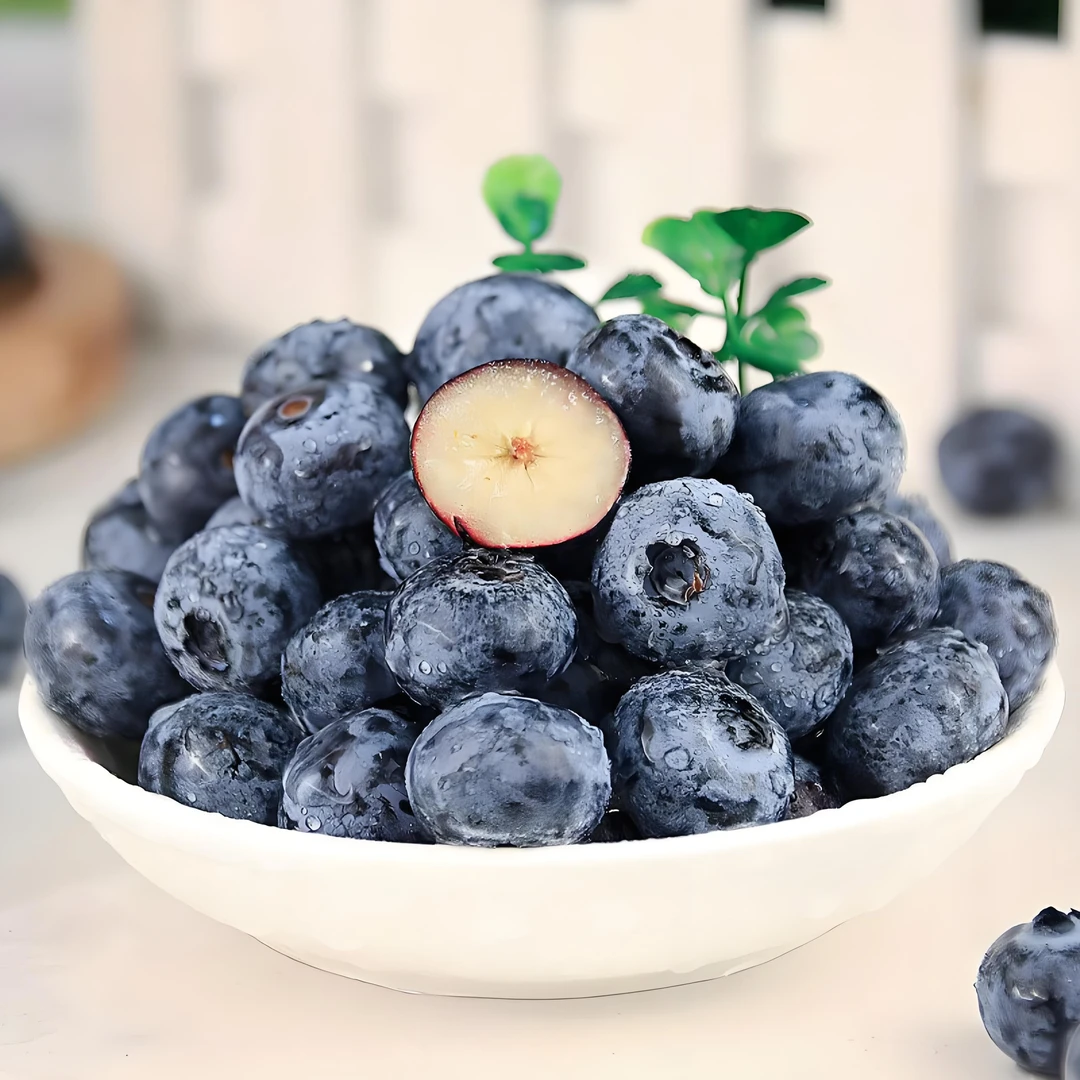 【福利秒杀】迷迭蓝云南蓝莓王皇冠蓝莓超大果约200g/1盒24mm+
