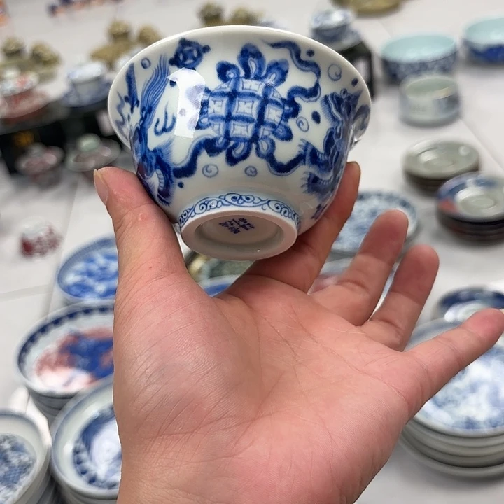 瓷片青花狮子大压手杯景德镇