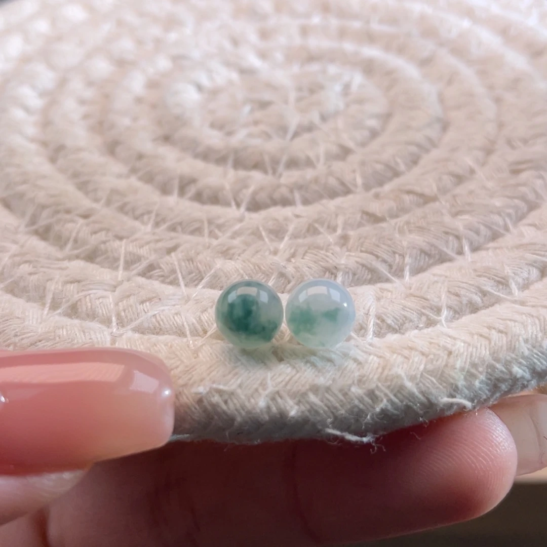 散珠翡翠天然缅甸翡翠a货飘花一组6+，有小内纹