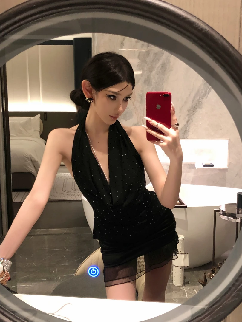 ChiclyNana 欧美辣妹风性感深V镂空挂脖上衣不规则个性黑色短裙