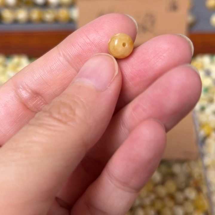 蜜蜡未镶嵌裸石7.5mm一个