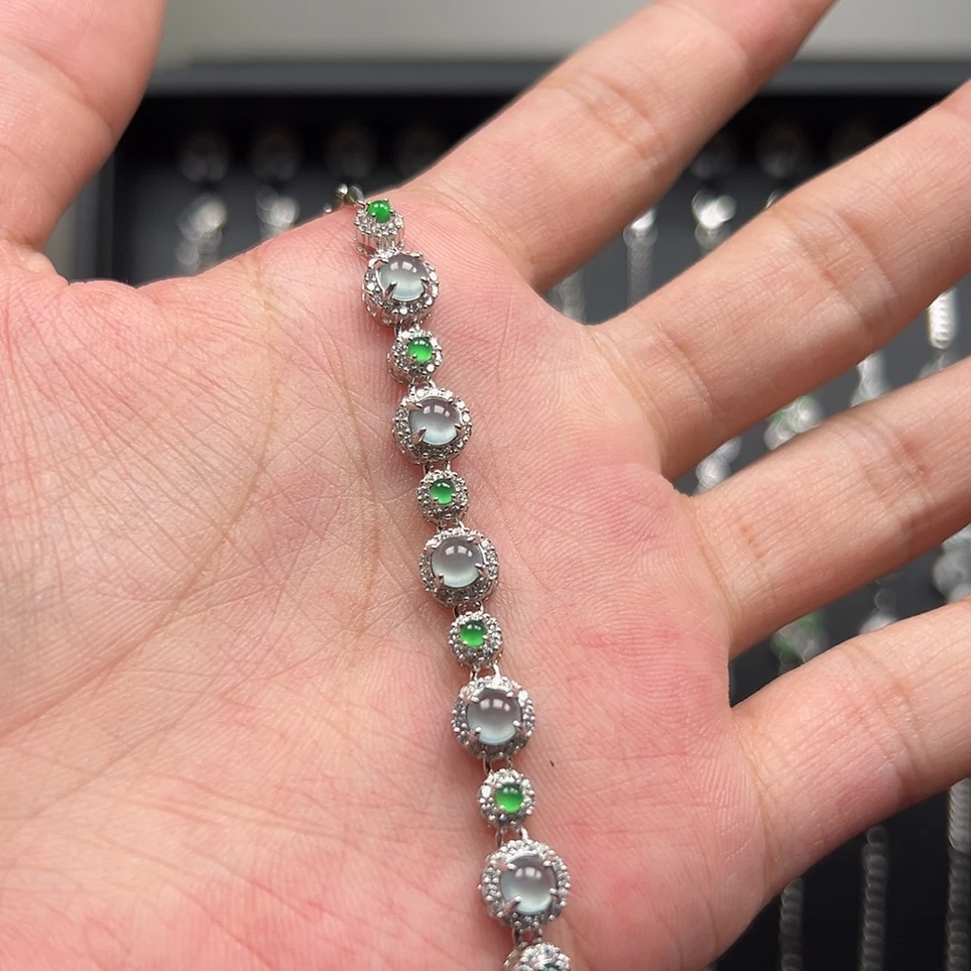 y***y翡翠银S925镶嵌手链