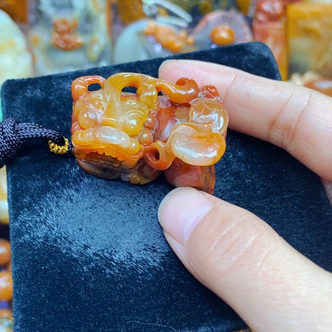 未镶嵌石英质玉（黄龙玉）吊坠(不含链)