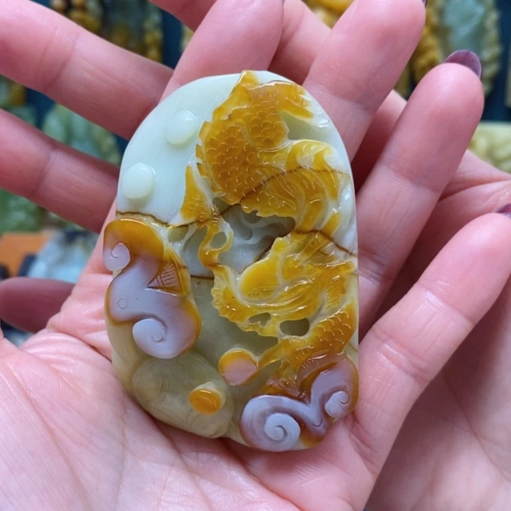 蛇纹石玉挂件未镶嵌