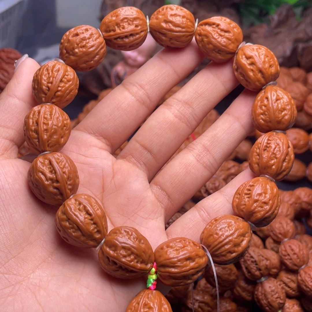文玩核桃手串鸡心八棱
