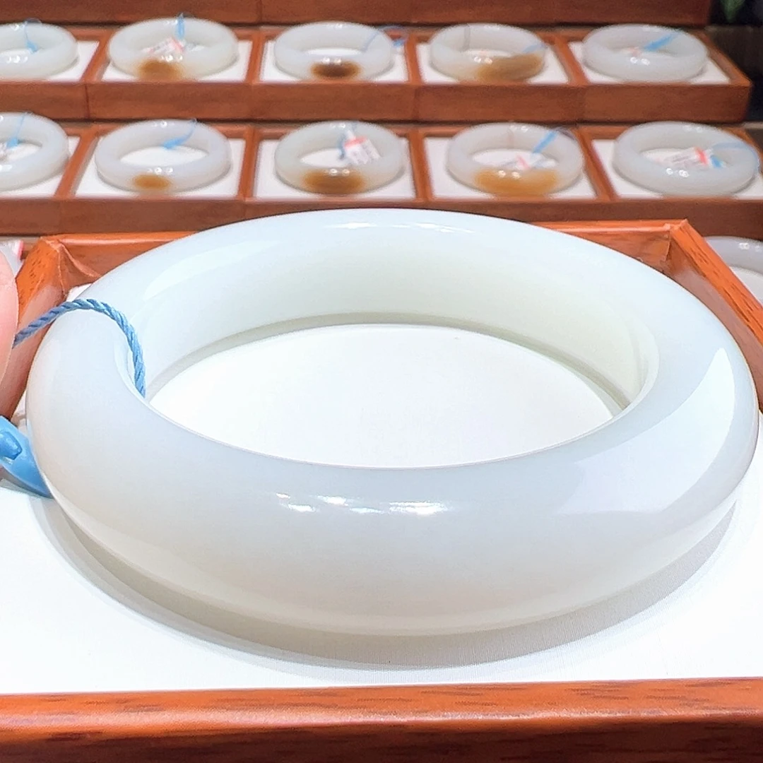 和田玉手镯5556未镶嵌