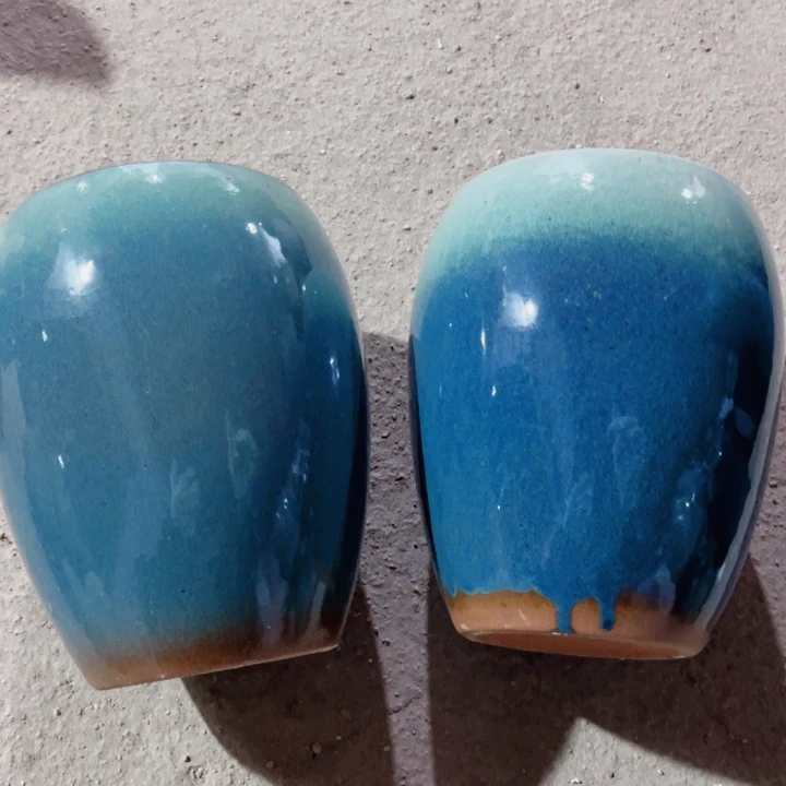 紫砂口径15高度21两只小瑕疵