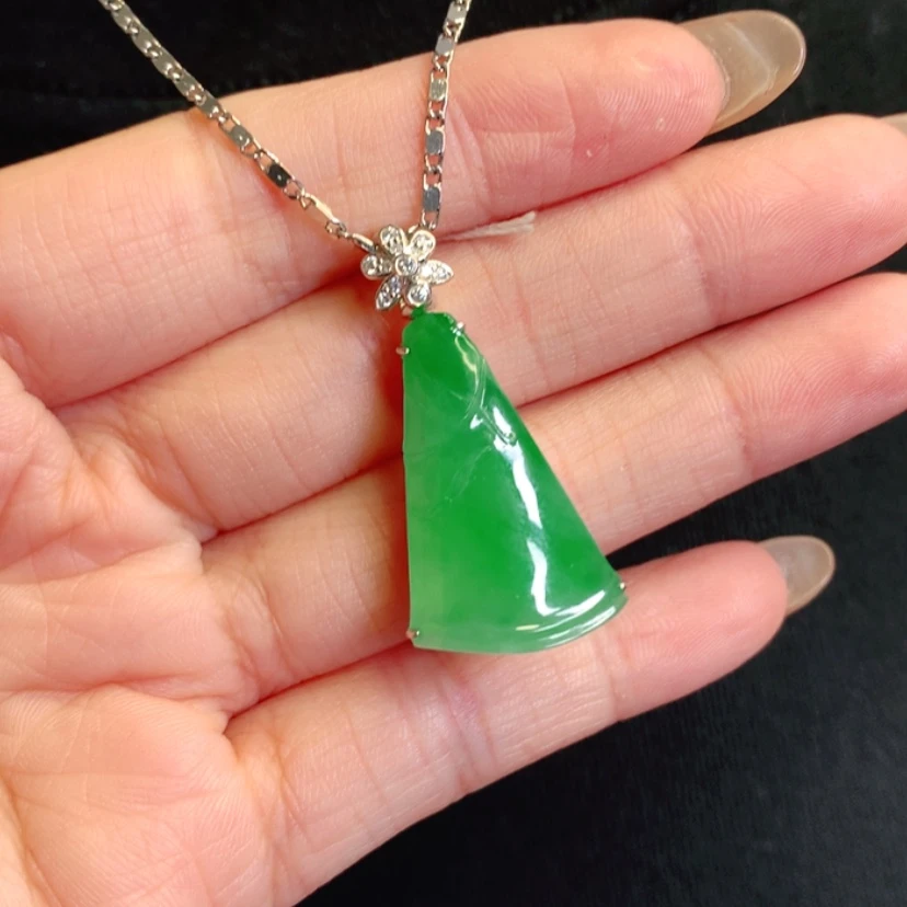 【闪购商品】颈饰18K金镶嵌翡翠竹节