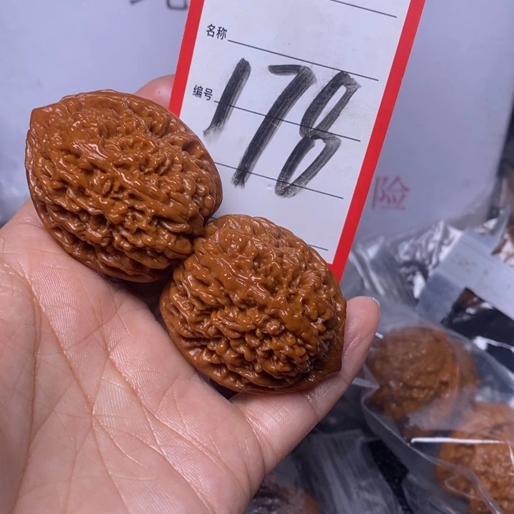 文玩核桃把件178，37蒜头