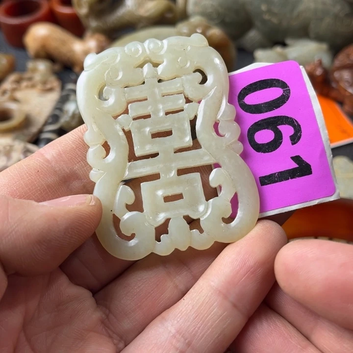 和田玉颈饰未镶嵌小***K