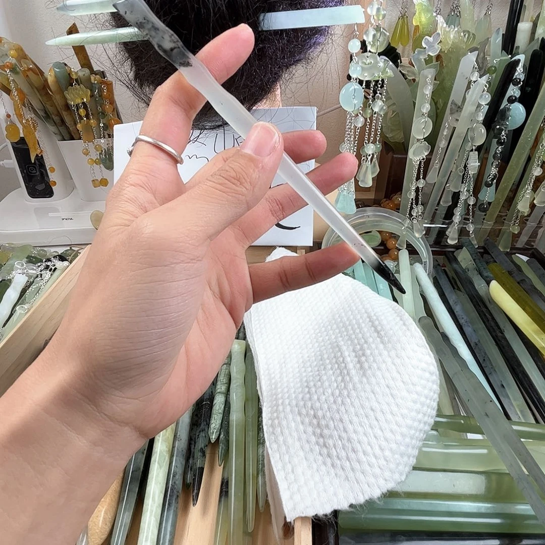 蛇纹石玉发饰未镶嵌御*